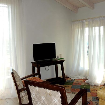 A Casa Lombardo Bed and Breakfast Azzate Buitenkant foto