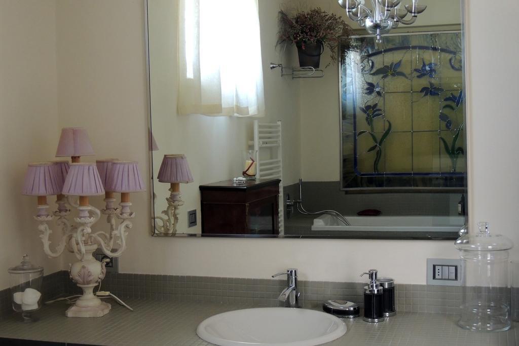 A Casa Lombardo Bed and Breakfast Azzate Kamer foto