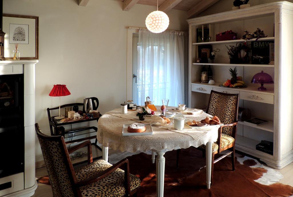 A Casa Lombardo Bed and Breakfast Azzate Buitenkant foto