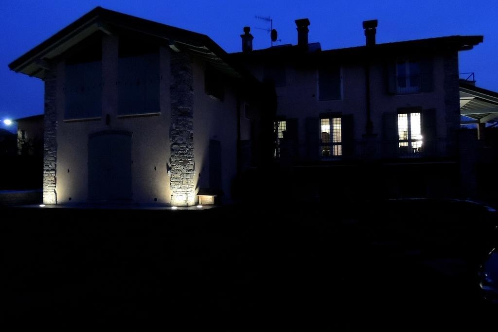 A Casa Lombardo Bed and Breakfast Azzate Kamer foto